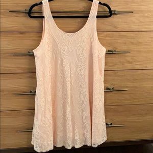 Sleeveless lace dress